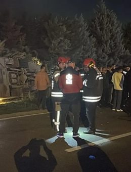 Otomobil ve İşçi Servisi Çarpıştı: 8 Yaralı!