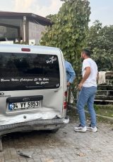 Otomobil Yayaları Bi&ccedil;ti: 1 &Ouml;l&uuml;, 3 Yaralı!
