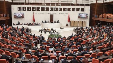 &Ouml;zg&uuml;r &Ouml;zel'in de Aralarında Olduğu 11 Milletvekilinin Dokunulmazlık Dosyası TBMM'de
