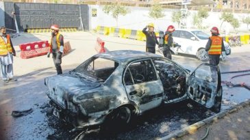 Pakistan&rsquo;da İntihar Saldırısı: 12 &Ouml;l&uuml;, 36 Yaralı