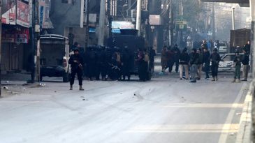 Pakistan&rsquo;da kanlı saldırı: Jandarma karakolunda intihar bombacısı dehşet sa&ccedil;tı