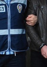 Polis Memuru Kiraladığı Ara&ccedil;ta Uyuşturucu ile Yakalandı
