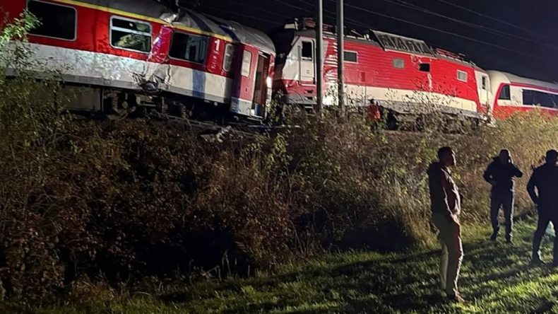 Raylarda Kaos: Slovakya&rsquo;da Trenler &Ccedil;arpıştı!