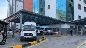 Rize'de Zehirlenme Ş&uuml;phesi: 40 &Ouml;ğrenci Hastaneye Kaldırıldı