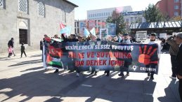 Sağlık Çalışanları, Gazze İçin 103 Haftadır Yürüyüşte