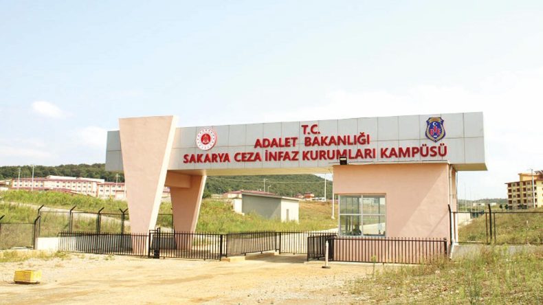 Sakarya Cezaevinde Konserve Balık Krizi