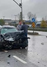 Sakarya'da 3 Ara&ccedil; &Ccedil;arpıştı: 2 Yaralı