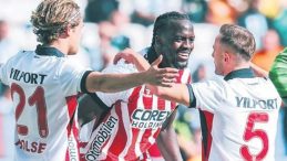 Samsunspor'dan Tarihi Galibiyet