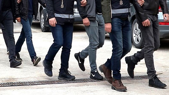 Sarıyer'de Sahte Ev İlanlarıyla Dolandırıcılık Yapan 6 Ş&uuml;pheli Tutuklandı