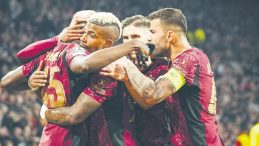 Savulun! T&uuml;rkler geliyor