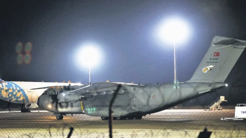 Şehitlerin Naaşları T&ouml;ren Sonrası Defin Yerlerine Uğurlanacak