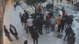 Senegalli Milli Futbolcu Papy Djilobodji'nin Zor Anları Kameralarda: AVM'de Silah &Ccedil;ekilip Şemsiye Fırlatıldı!