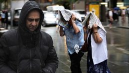 Şiddetli Yağış Uyarısı: Meteoroloji 3 G&uuml;n S&uuml;recek Yağmurlar İ&ccedil;in Saat Belirtti