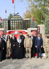 Siirt'te Helikopter Kazasında Şehit Olan 17 Kahraman Mehmet&ccedil;ik Dualarla Anıldı