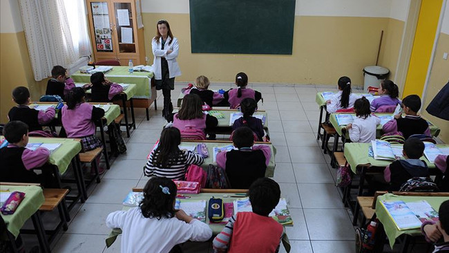 Siyasilerden 24 Kasım Öğretmenler Günü Mesajları