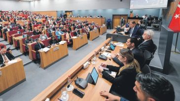 Şok! 3 Yemek i&ccedil;in 1.3 Milyon Harcandı