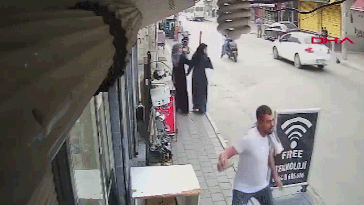 Şok Edici Kaza Anı Kameralarda! 'Ben Öldüm' Dedi