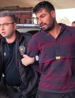Sokak Ortasında İnfaz: 1 Kişiyi Öldürdü, Peşindeki Polislere Ateş Açtı