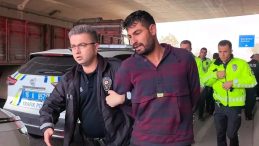 Sokak Ortasında Silahla Vurdu