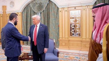 SON DAKİKA | Beyaz Saray'da Tarihe Ge&ccedil;en Zirve! Trump ve Şara Buluştu