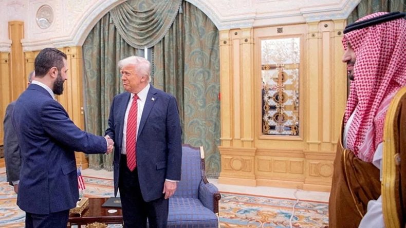 SON DAKİKA | Beyaz Saray'da Tarihe Ge&ccedil;en Zirve! Trump ve Şara Buluştu