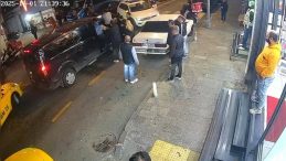 SON DAKİKA | Cadılar Bayramı partisinden çıkan sosyal medya fenomenine silahlı saldırı! O anlar kameralara böyle yansıdı