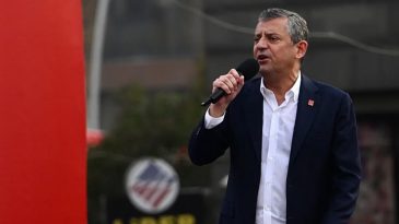 SON DAKİKA | CHP'li vekillerden &Ouml;zg&uuml;r &Ouml;zel'e yeni bir mektup: Partide su&ccedil; işleyenler hakkında harekete ge&ccedil;in