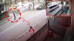 SON DAKİKA: İstanbul-Avcılar'da Korku Dolu Anlar! Servis Bekleyen &Ccedil;ocuğu Dakikalarca Takip Etti!