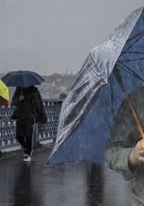 SON DAKİKA: Meteoroloji'den kritik uyarı! 9 ilde kuvvetli sağanak ve fırtına! O tarihlerde şemsiyesiz &ccedil;ıkmayın
