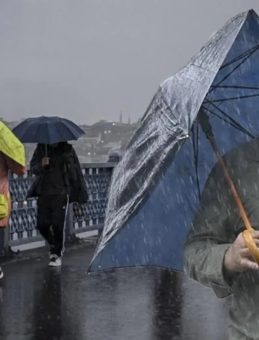 SON DAKİKA: Meteoroloji'den kritik uyarı! 9 ilde kuvvetli sağanak ve fırtına! O tarihlerde şemsiyesiz çıkmayın