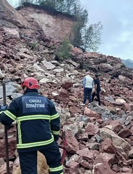 SON DAKİKA | Ordu'da Taş Ocağında Göçük! 2 İşçiye Ulaşılmaya Çalışılıyor