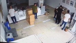 SON DAKİKA&hellip; Dolandırıcılardan kargo teslimat kodu oyunu: Kendini &ccedil;alışan olarak tanıttı bakın nasıl yakalandı!