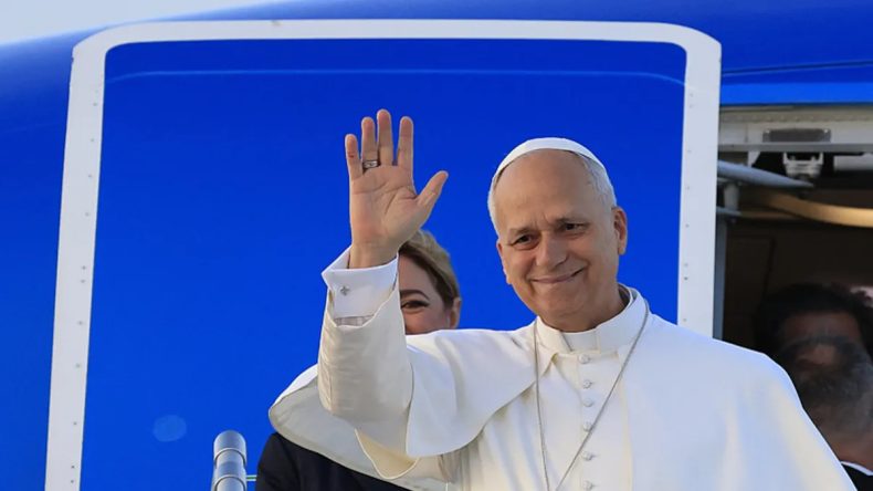 SON DAKİKA&hellip; Papa 14. Leo T&uuml;rkiye'de! Başkan Recep Tayyip Erdoğan tarafından kabul edilecek