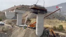 Son Gelişme… Diyarbakır'daki K&ouml;pr&uuml; İnşaatı &Ccedil;&ouml;kt&uuml;: İki Kişi Enkazın Altında Kaldı