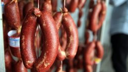 Sucukta Baş, Kalp ve Kanatlı Eti Skandalı! Bakanlık Gıda Sahtekarı 11 Markayı İfşa Etti