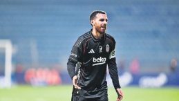 Taşlar Yeniden Yerinden Oynuyor