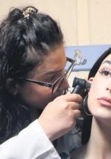 Tedavi g&ouml;rd&uuml;ğ&uuml; hastaneye doktor oldu