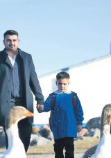 Tek &Ouml;ğrencisine Geleceği İ&ccedil;in Destek Oluyor