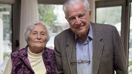 Tesadüfün Böylesi: Yolları 70 Yıl Sonra Huzurevinde Kesişti