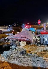 Tofaş Kazasında İkiye Ayrılan Ara&ccedil;ta 3 Kişi Yaralandı