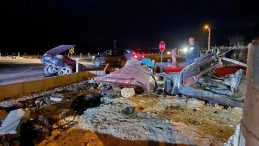 Tofaş Kazasında İkiye Ayrılan Ara&ccedil;ta 3 Kişi Yaralandı