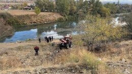 Trakt&ouml;r U&ccedil;uruma Yuvarlandı: 81 Yaşındaki S&uuml;r&uuml;c&uuml; Hayatını Kaybetti