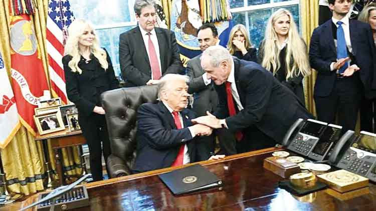 Trump'ı Fethetmenin Yolu: Hediye ve &Ouml;vg&uuml;