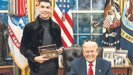 Trump&rsquo;la yemek yedi, d&uuml;nyayı kazandı!