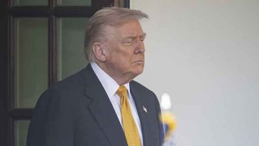 Trump&rsquo;tan 'G&uuml;mr&uuml;k Vergisi' A&ccedil;ıklaması: Amerikalılara En Az 2 Bin Dolar Desteği