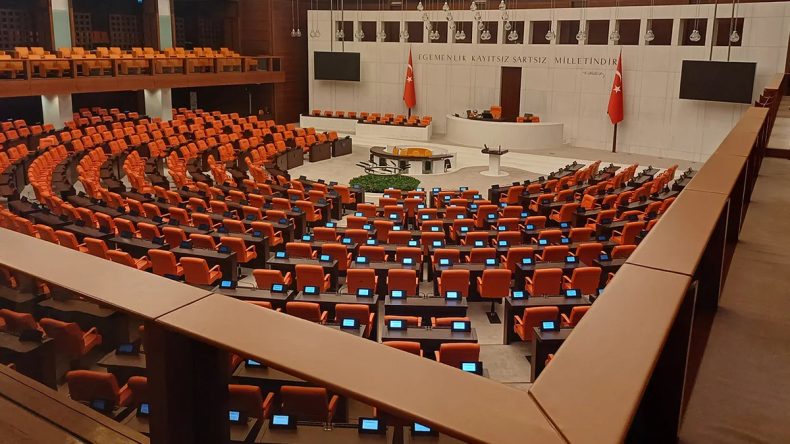 Turizm ve Vakıflar Üzerine Yenilikler Getiren Kanun Teklifi TBMM Genel Kurulu'ndan Geçti