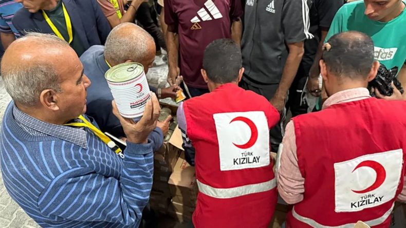 T&uuml;rk Kızılay'ından Gazze'de G&uuml;nl&uuml;k 35 Bin Kişiye Sıcak Yemek