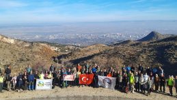 T&uuml;rkiye Atat&uuml;rk'&uuml; anıyor! Atat&uuml;rk i&ccedil;in y&uuml;r&uuml;d&uuml;ler