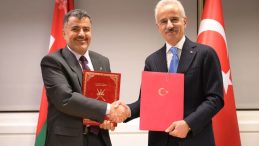 T&uuml;rkiye ve Umman Arasında Lojistik İş Birliği i&ccedil;in İmzalar Atıldı