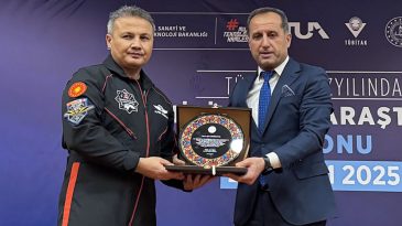 T&uuml;rkiye'nin İlk Astronotu İstanbul'da &Ouml;ğrencilerle Bir Araya Geldi